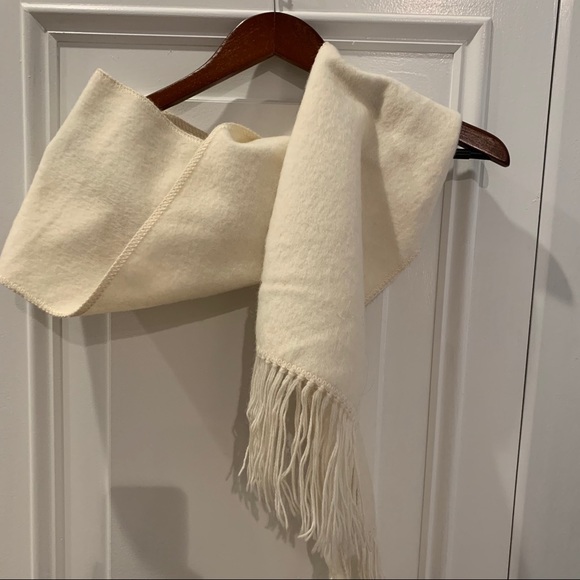 Alpaca wool cream fringed scarf - Picture 2 of 7